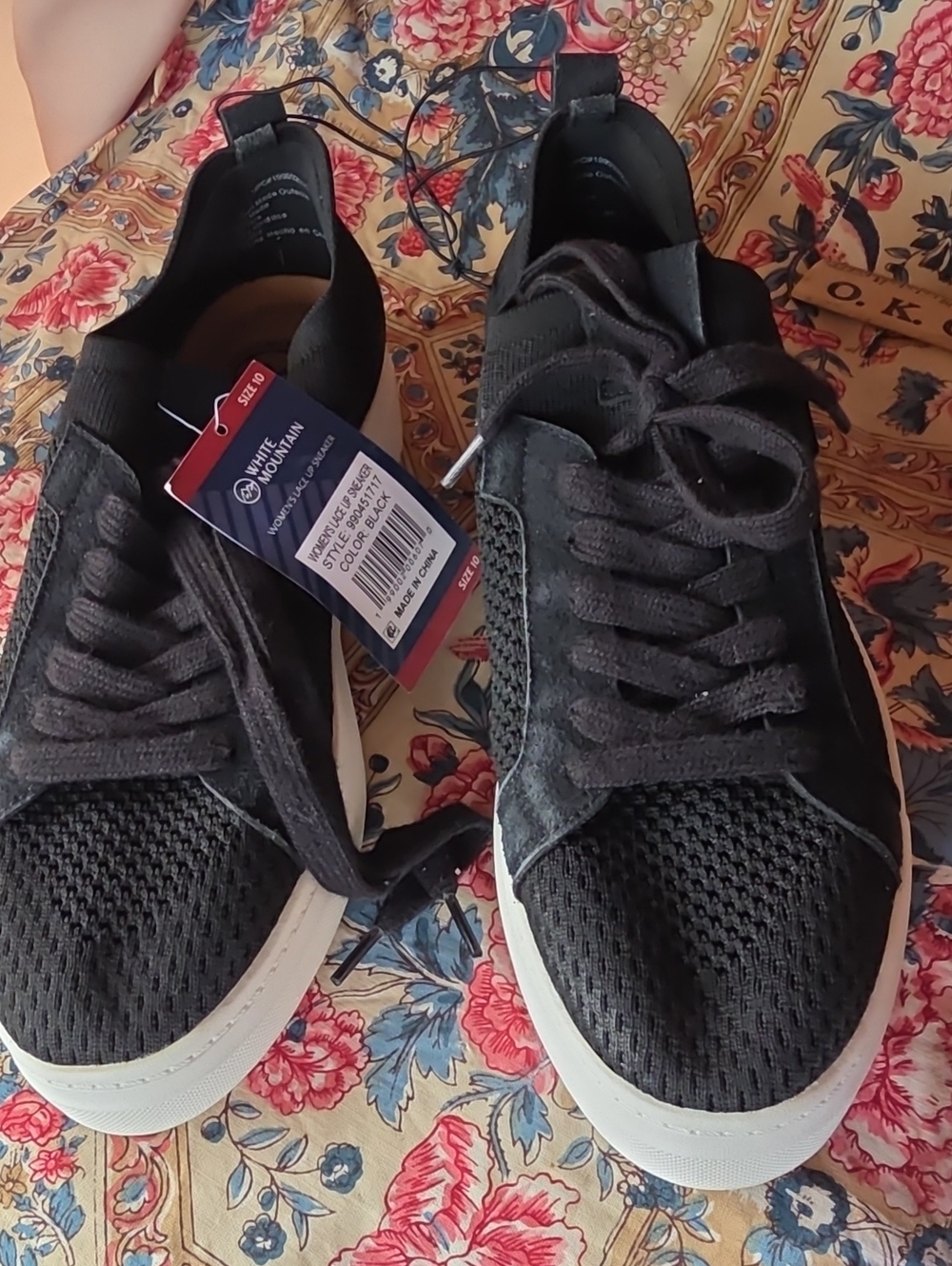 White Mountain Womens Black Knit Lace-Up Sneakers with White Soles